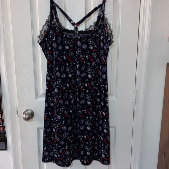 Disney Dresses & Skirts - Disney Hot Topic Her Universe Cruella dress size 1